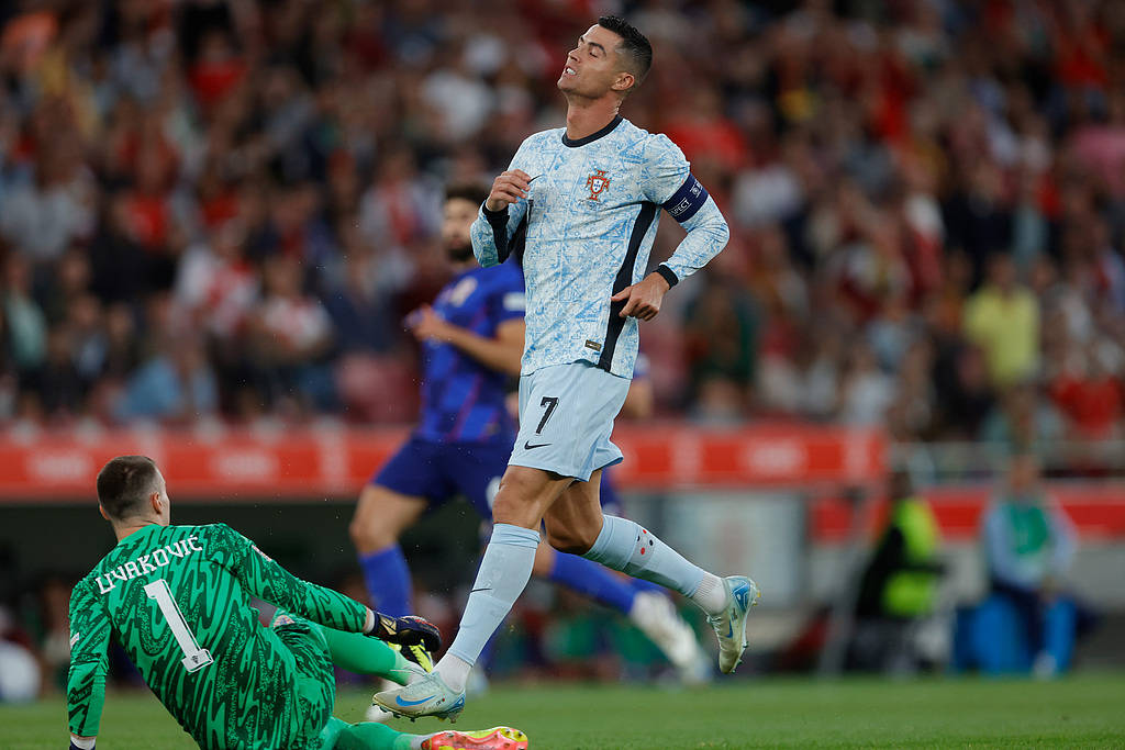 爱游戏今晨突围战来临，费耶诺德围绕亚冠迎来里程碑，话题不断，球队文化再被提及的简单介绍